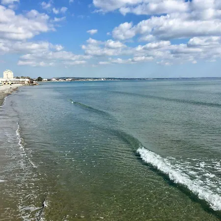 Two Bedrooms Near Beach With Swimming Pool Larnaca