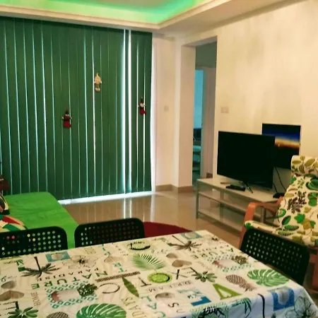 Two Bedrooms Near Beach With Swimming Pool Λάρνακα