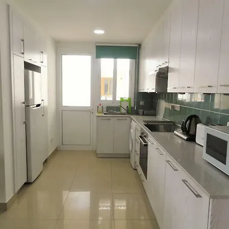 Two Bedrooms Near Beach With Swimming Pool Apartmán *